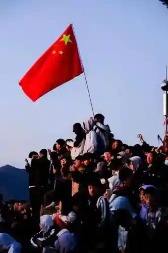 红旗登顶阵容插图1