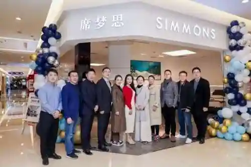 席梦思经理阵容插图1